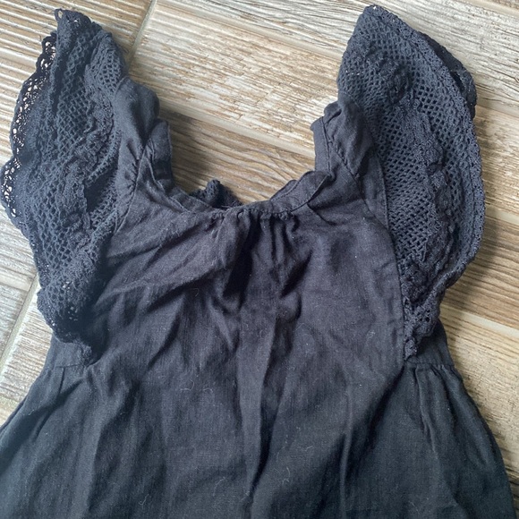 Old Navy Black Lace Cap Sleeve Blouse - Picture 3 of 3
